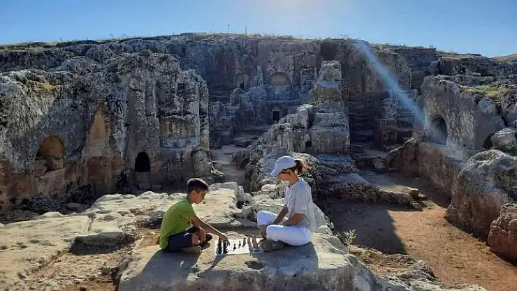 'Adıyaman´ın tarihi mekan ve sokaklarında satranç var'