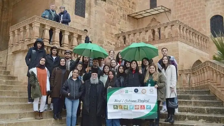 'Adıyamanlı gençler Mardin´i gezdi'