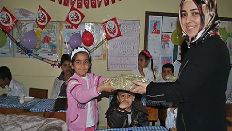 ÇOCUKLAR SAVAŞIN OLMADIĞI BİR DÜNYA İSTİYOR