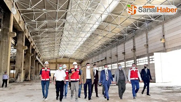 Afet Barınma Sistemleri üretimi fabrikasında inceleme