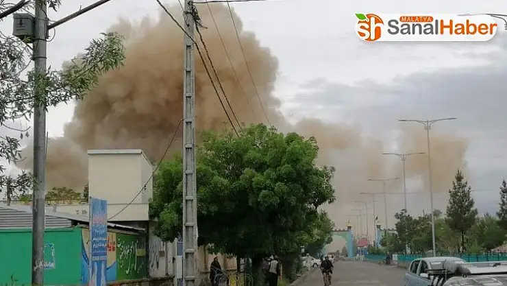 Afganistan'da bomba yüklü araçla saldırı: 5 ölü