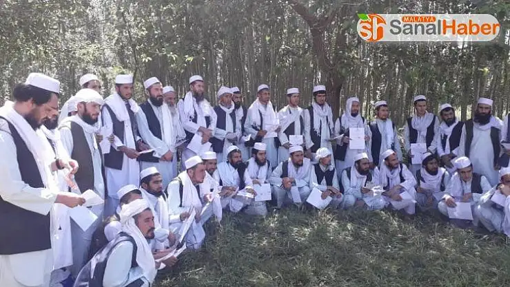 Afganistan'da Taliban, 53 Afgan askerini serbest bıraktı