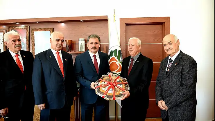  KIBRIS GAZİLERİ, BAŞKAN ÇAKIR´I ZİYARET ETTİ