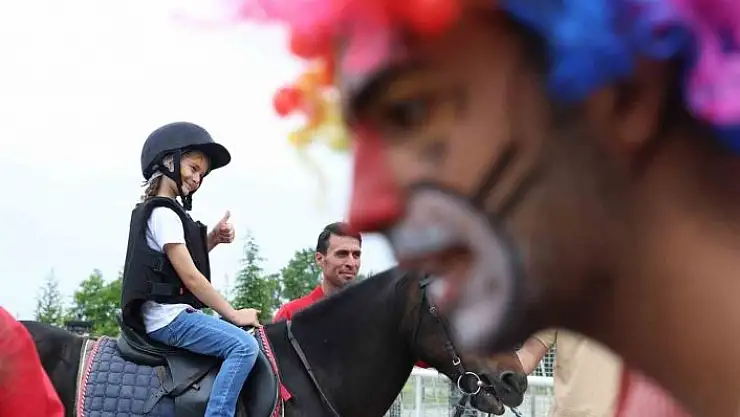 'Ahıskalı çocuklar ilk kez at binmenin heyecanını yaşadı'