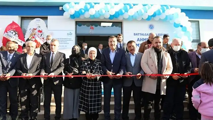 'Ahmet Kekeç semt kütüphanesi yoğun katılımla açıldı'