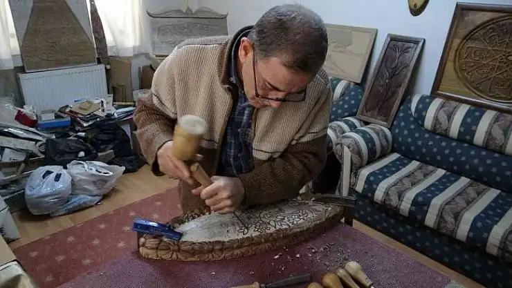 'Ahşabı 12 yıldır sanata dönüştürüyor'