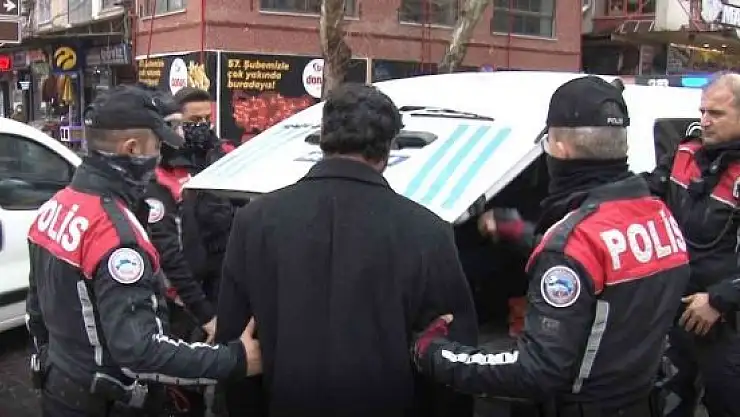 '''Ailene büyü yapılmış'' deyip para isteyen adamı polise yakalattı'
