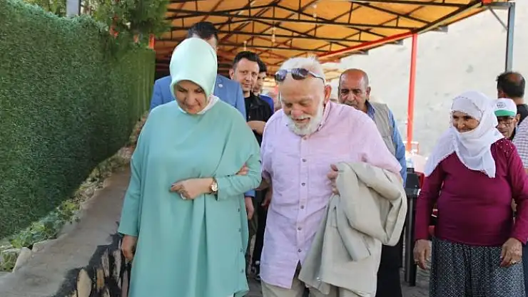 'AK Parti Elazığ Milletvekili Balık, huzurevi sakinleriyle bir araya geldi'