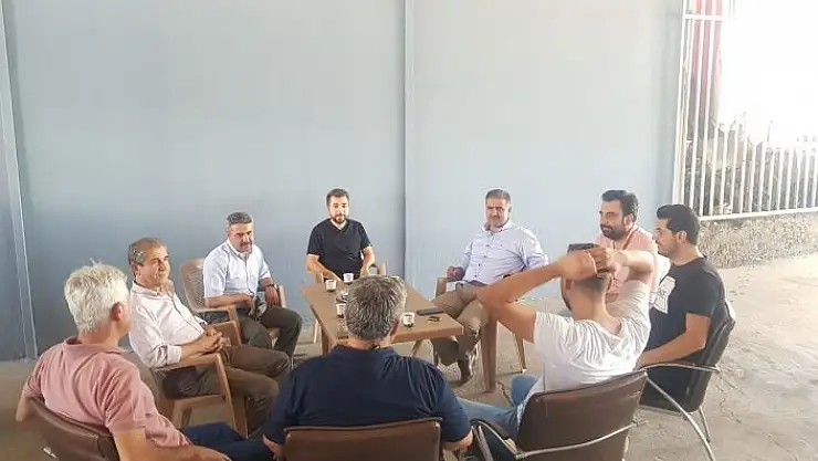 'AK Partinin yaptığı hizmetleri anlatan broşürler dağıtılmaya başlandı'