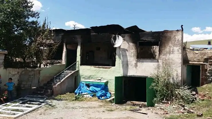 'Alevlerin sardığı evden yaralı çıktı'