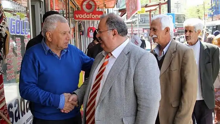 'Dr.Yalçın, ''Nasıl Olsa Oy Veriyorlar'''