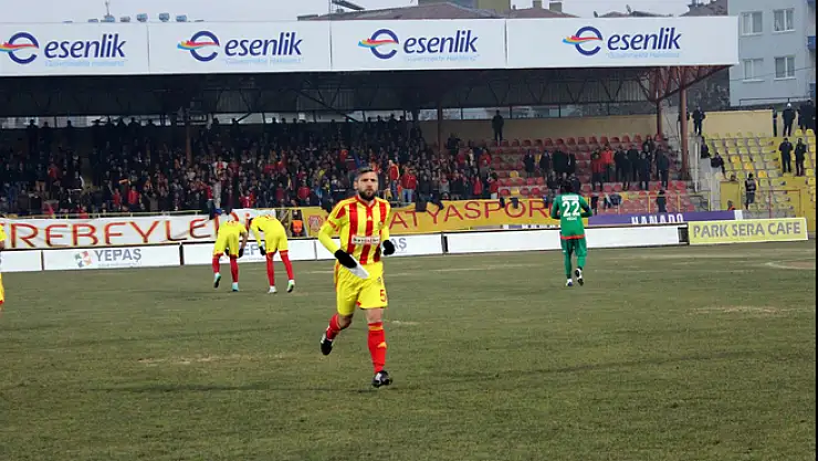 TARAFTARDAN SAHADAKİ FUTBOLCUYA DUYGULANDIRAN MEKTUP 