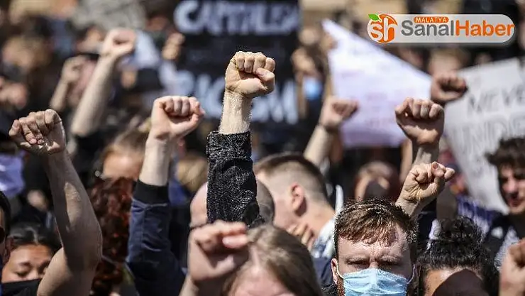 Almanya'da ırkçılık karşıtı protestoya binlerce kişi katıldı