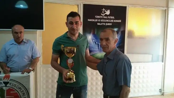 Amatörün Şampiyonları Kupalarını Aldı