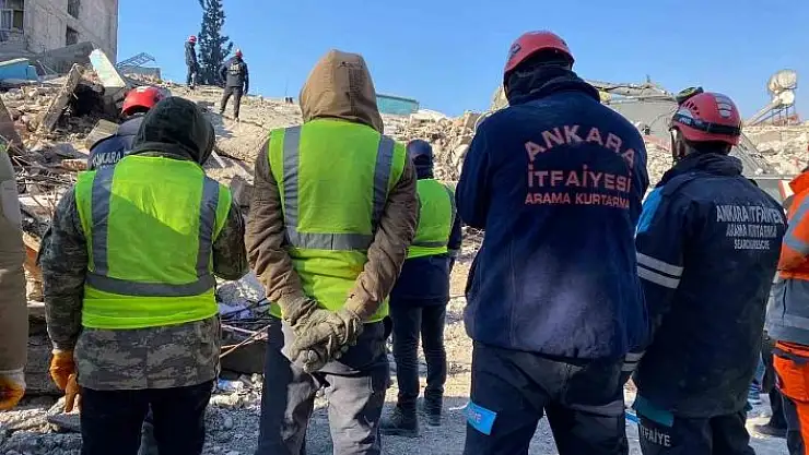 'Ankara itfaiyesi K-9 dedektör köpekleri enkazlarda canlı arıyor'