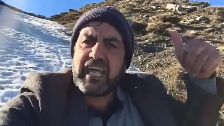 '´Anlatmaya gerek yok´ dedi, bu kez karlı dağı heyecanla anlattı'