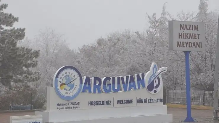 'Arguvan sis altında'