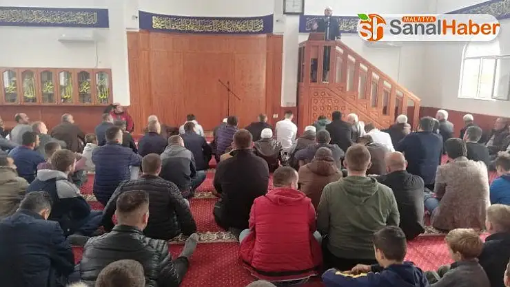 Arnavutluk'ta eller semaya, depremzedeler için açıldı