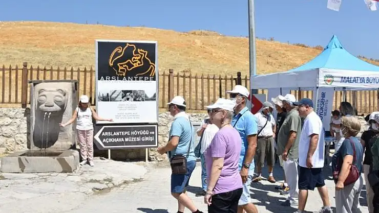 'Arslantepe Höyüğü Dünya Kültür Mirası listesine girdikten sonra ilk turistleri ağırladı'