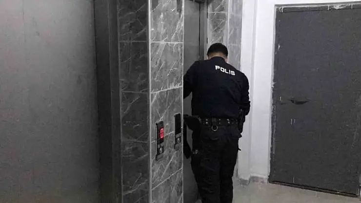 'Asansörle birlikte zemine çakılan çocuk yaralandı'