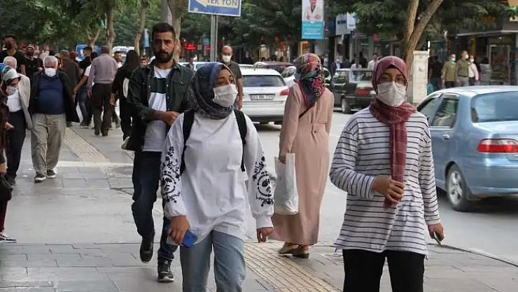 'Aşının gücü, Elazığ´da vaka sayılarını düşürdü'