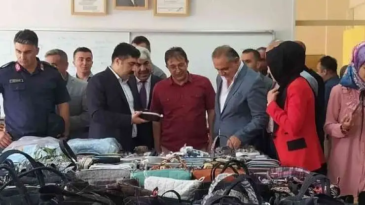 'Atık ürünlerden sanata dönüştü'