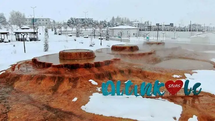 'Atınkale Travertenleri kar manzarasıyla büyüledi'