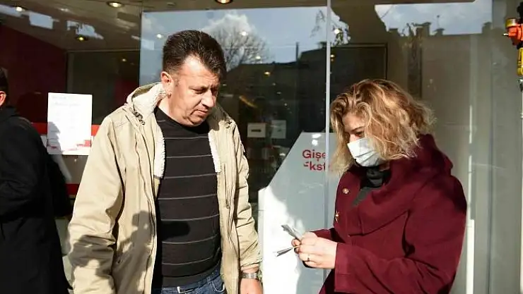 'ATM´de unutulan parayı sahibine ulaştırdı'