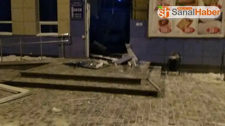 ATM hırsızları AVM'yi havaya uçurdu