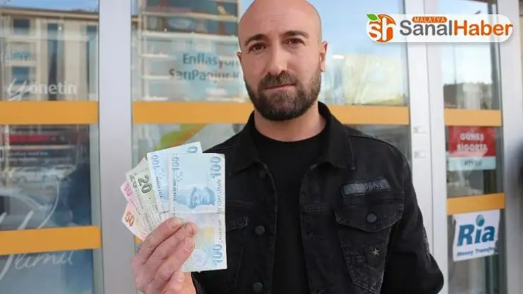 ATM'nin verdiği fazla paraları bankaya iade etti