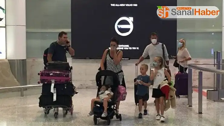 Avustralya yabancıların ülkeye girişlerini yasakladı