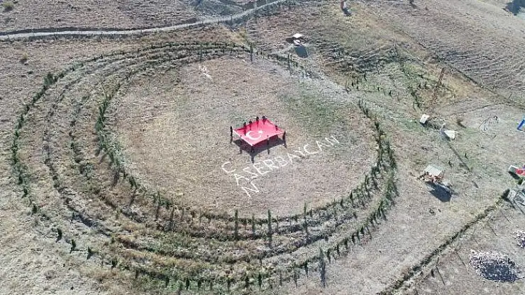 'Ay yıldızlı ormanda her fidana bir şehidin ismi verildi'