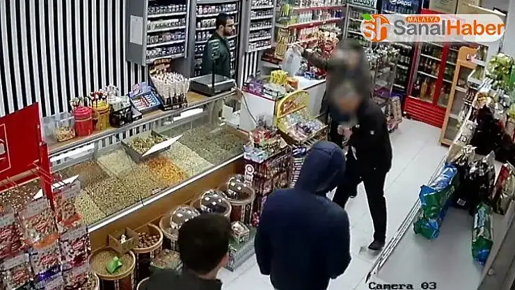 Ayakla dolandırıcılık güvenlik kamerasında