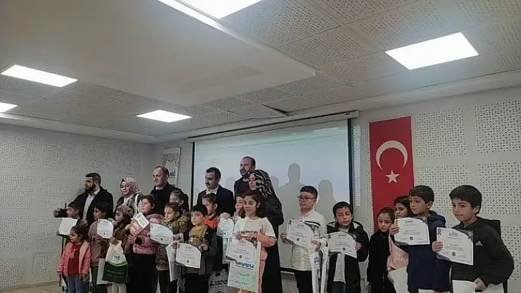 'Aydınlık yarınlara kitap okuma yarışması düzenlendi'