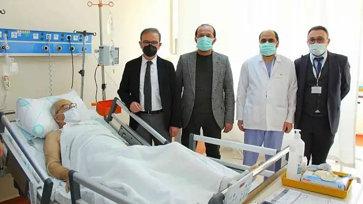 'Aynı anda iki hastaya böbrek nakli yapıldı'