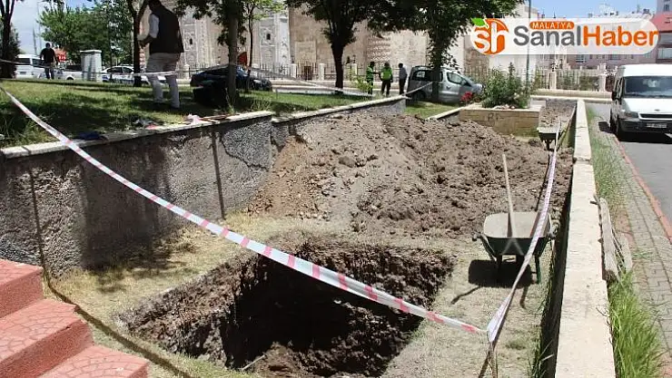 Aziz Vlas kazı çalışmalarında 25 adet sikke bulundu