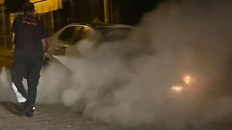 'Babasının kiraladığı arabayı kundakladı'