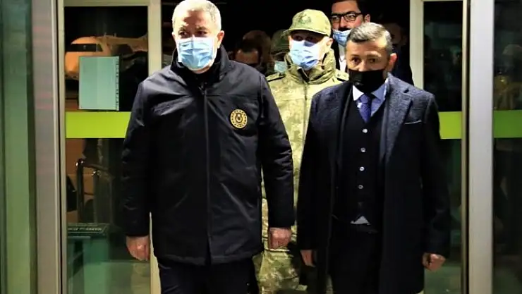 'Bakan Akar: ''Kazanın ani değişim gösteren hava şartları nedeniyle meydana geldiği değerlendirilmektedir'''