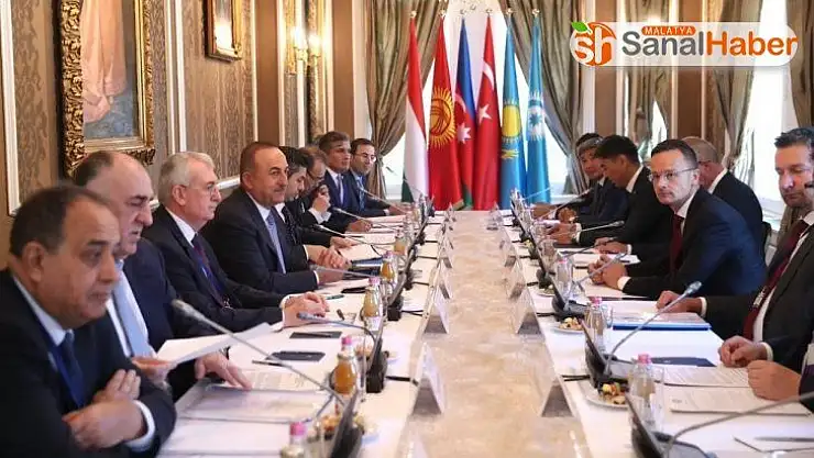 Bakan Çavuşoğlu, Türk Konseyi üye ülkeleriyle çalışma yemeğine katıldı