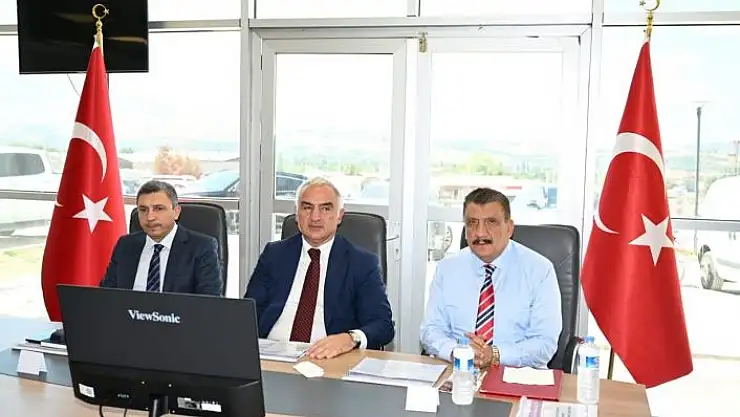 'Bakan Ersoy, Malatya´da incelemelerde bulundu'