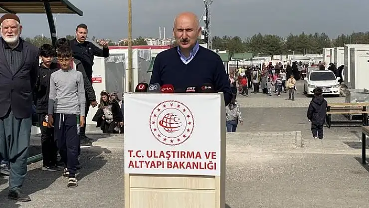 'Bakan Karaismailoğlu konteyner ve prefabrik evlerde barınanların sayısını açıkladı'