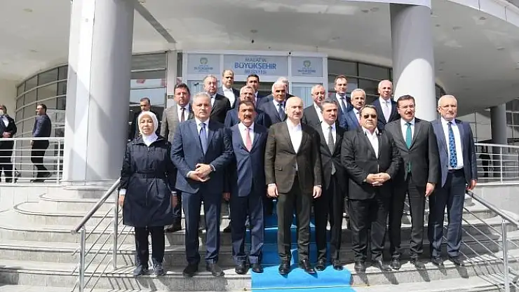 'Bakan Karaismailoğlu´ndan Başkan Gürkan´a ziyaret'