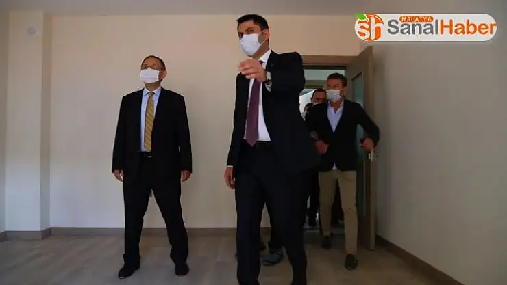 Bakan Kurum Elazığ'da, yapımı süren deprem konutlarını inceledi