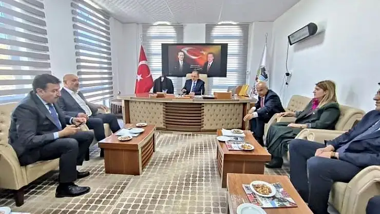 'Bakan Özhaseki, Doğanşehir Belediyesini ziyaret etti'