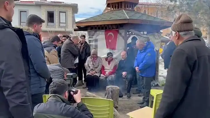 'Bakan Soylu Kahramanmaraş´ta Azerbaycan arama kurtarma ekiplerini ziyaret etti'