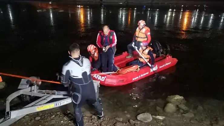 'Balık tutma sevdası kötü bitti: Baraja düşen çocuğu arama çalışmaları sürüyor'