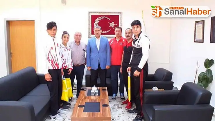Başarılı sporculardan Müdür Tunç'a ziyaret