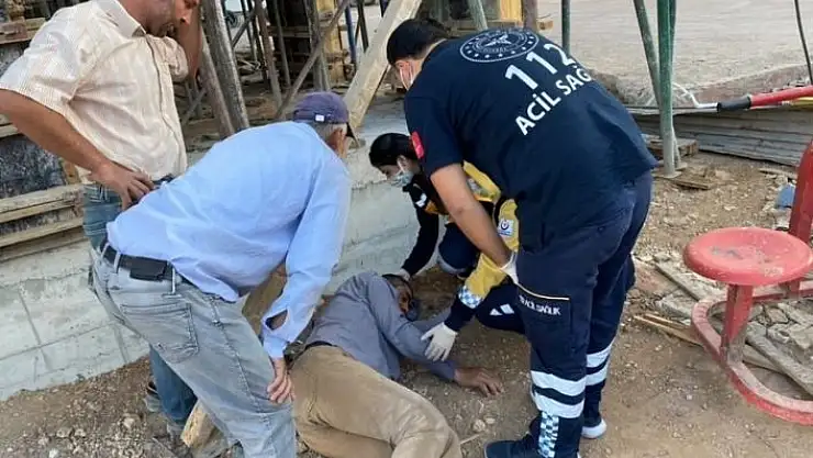 'Başına inşaat demiri düşen işçi yaralandı'