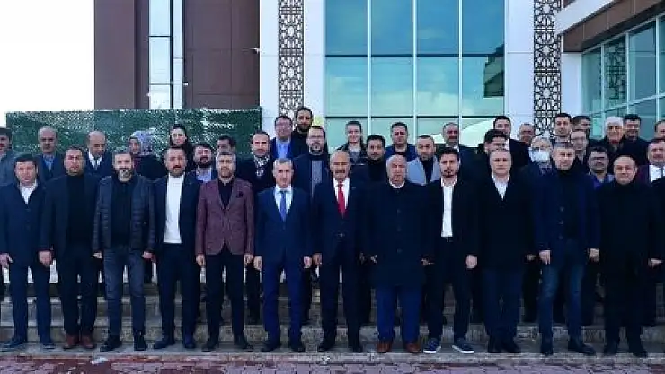 'Başkan Çınar, siyasetçilerle istişare toplantısı yaptı'