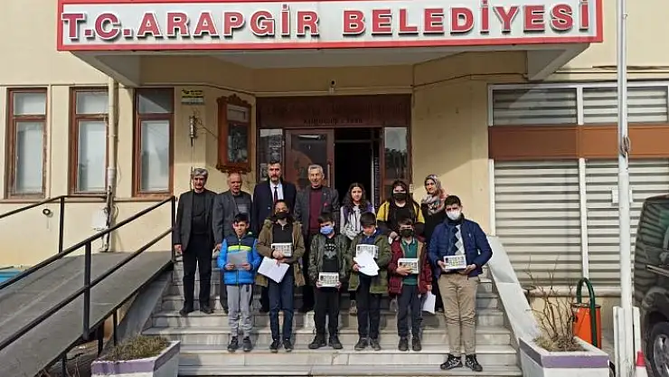 'Başkan Cömertoğlu´ndan öğrencilere destek'